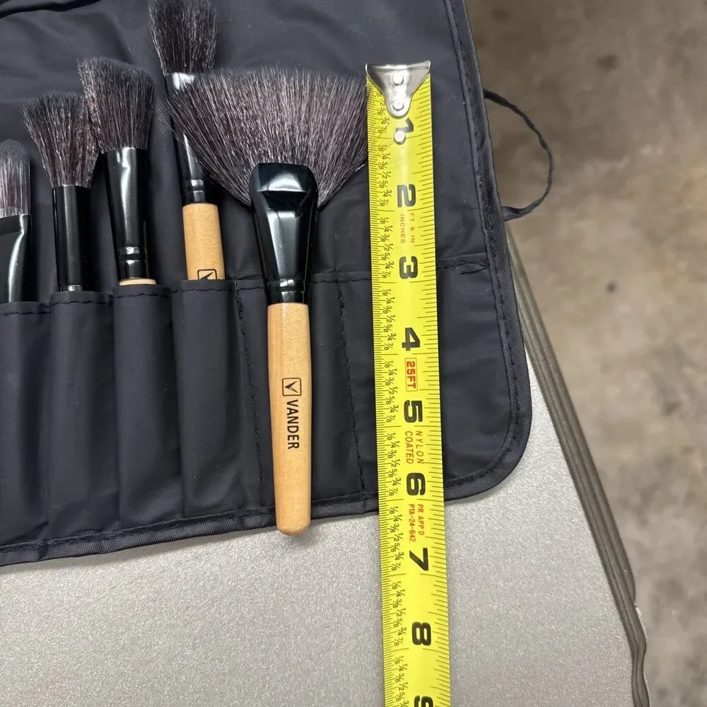 32 Piece Makeup Brush Set With Carrying Case